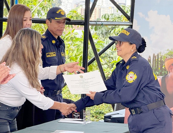 Claudia Maritza Osorio Zapata, instructora Cuerpo Oficial de Bomberos.