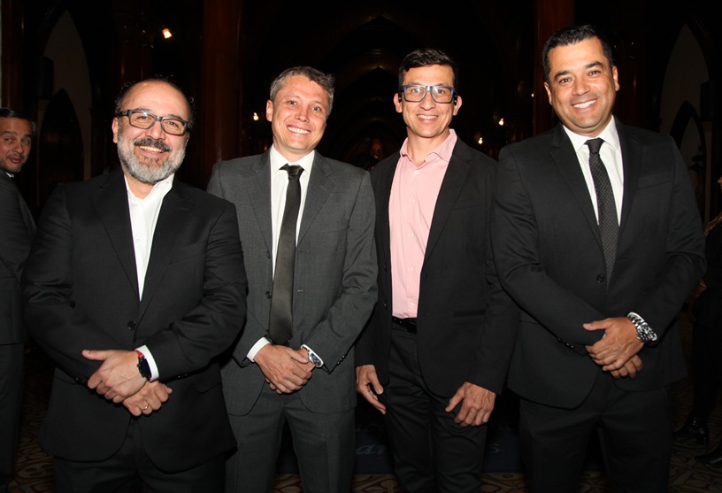 Enrique Gómez, Sebastián Villegas, Jorge Vallejo y Alan González
