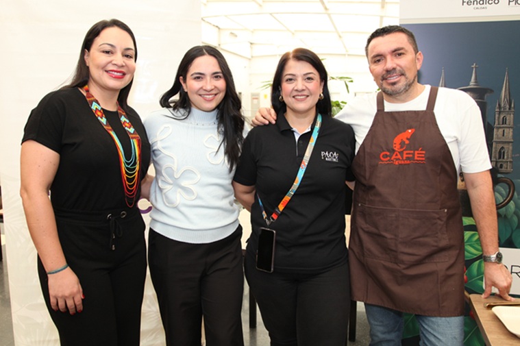 Diana Carolina Mejía, Paula Andrea Salazar, Paca Martínez y Andrés Soto.