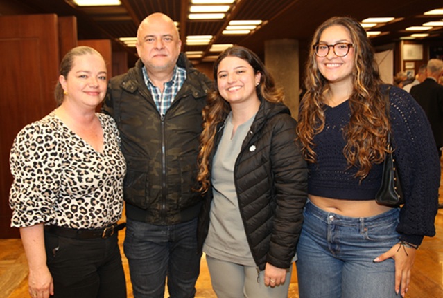 Cristina Giraldo, Jhon Salazar, María Antonia Salazar y Nicole Quintero.