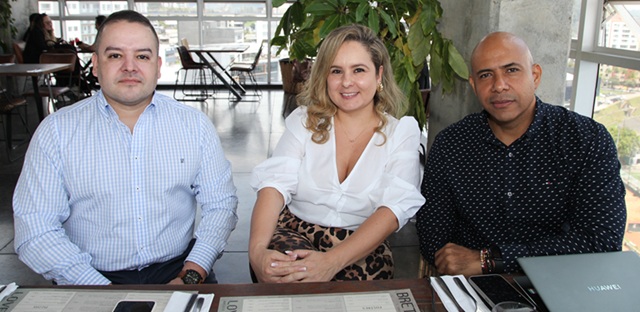 Alejandro Martínez, Ángela Betancourth y Ángel Beleño.