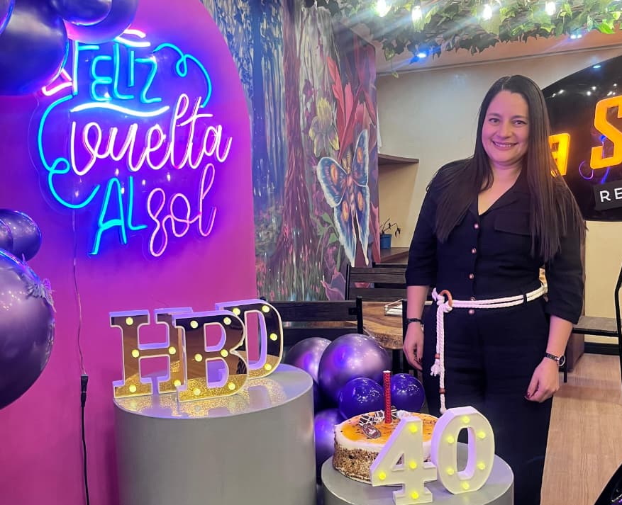 Paula Yulieth Gil, en sus 40 años, en compañía de su familia.