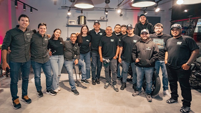 Equipo Royal Enfield Colombia, Equipo Royal Enfield para Latinoamérica y Equipo logístico Tomás Puerta.