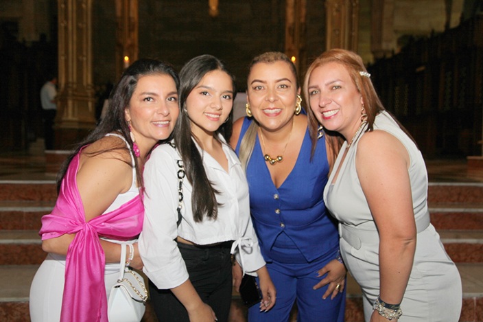 Fabiola Cifuentes celebró su cumpleaños con una cena en la que estuvo acompañada por Lina María Cifuentes y Beatriz Lozano.