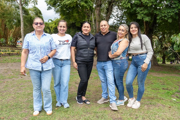 Doris Chica Palma, Alexandra Milena Cardona Rodríguez, Claudia Tatiana Álvarez, Edwin Andrés Herrera Tirado, Sandra Yulieth Valencia y Berzabe Cardona la Torre.