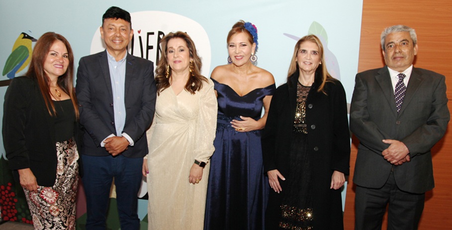 Mariela Ospina, Nicolás Sánchez, Lorena Urrea, Laura Toro y Ómar Toro.