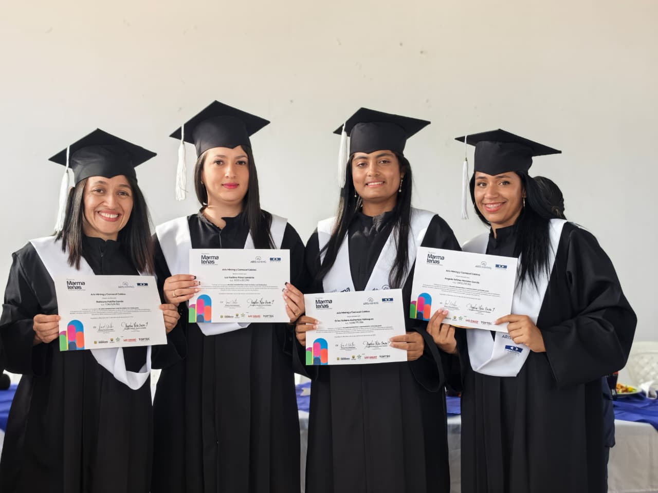 Dahiana Patiño, Luz Karime Pérez, Erika Yuliana Atehortúa y Ángela Yolima Morales.