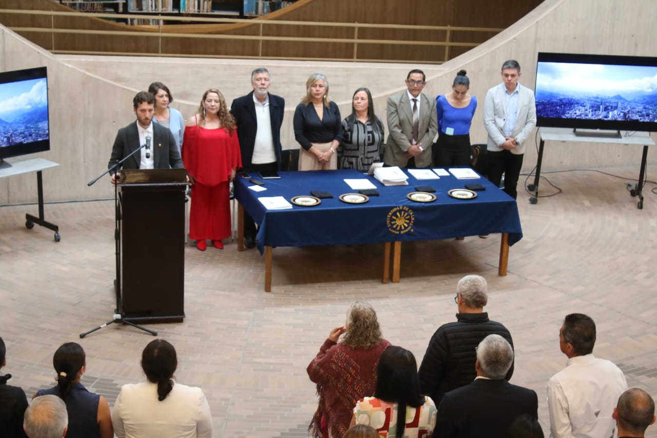 El evento se realizó en el óculo del Rogelio Salmona.