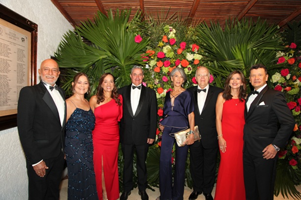Luis Millán, Mónica Hoyos, Luz Marina Castaño, Luis Fernando Zuluaga, Gloria Carbonell, Walter Estrada, Martha Cecilia González y Francisco Silva.