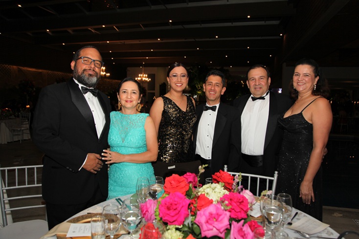 Luis Velásquez Varela, Tania Giraldo Ospina, María Paulina Vásquez Varela, Jorge Andrés Beltrán Patiño, Leonardo Lizarazo Rubio y María del Pilar Gómez Ramírez.