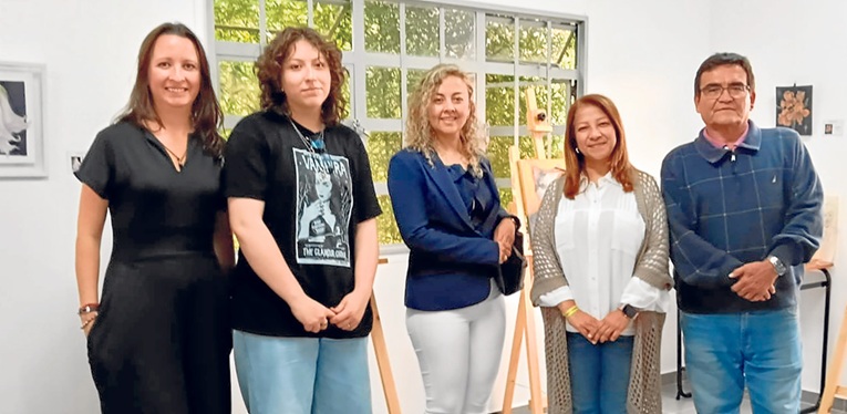 Carolina Ortiz, Sofía Agudelo (Leo), Claudia Bionet Gómez, Diana Lorena Bermúdez y Nelson Benjumea.