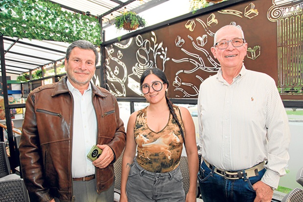 Jorge Arbeláez, Angie Hernández y Alonso Carbonell.