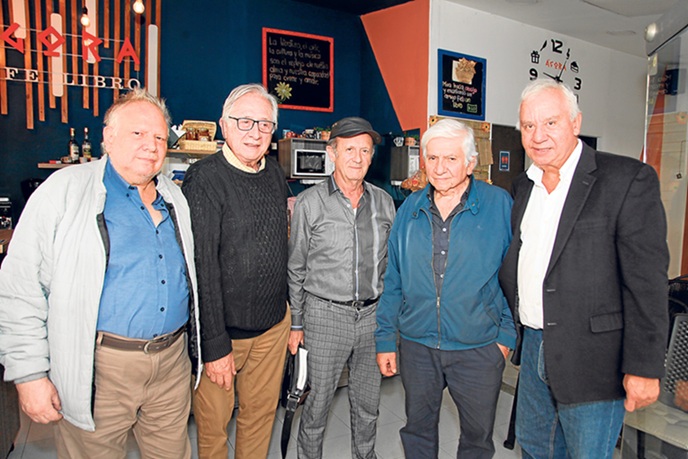 Marco Aurelio Giraldo, Luis Guillermo Giraldo, Luis Enrique García, Marcelo Giraldo y Carlos Arboleda.