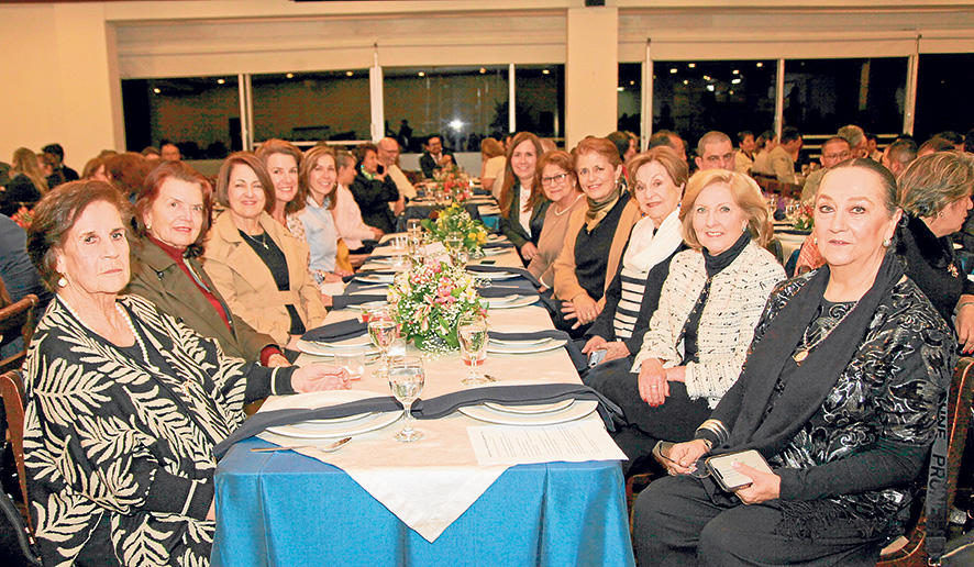 Bertha López, Ruby Jaramillo, Guiomar Hoyos, Marcela Gutiérrez, Claudia Santa, Yanli Duque, Cristina Ramírez, Mónica Giraldo, Gloria Armel, Rosario Gutiérrez y Olga Rivas.