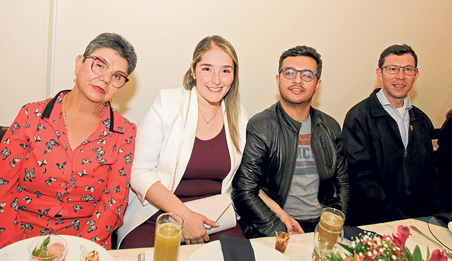 María de los Ángeles Martínez, Liliana Castaño, Julián Patiño y Jairo Vásquez.
