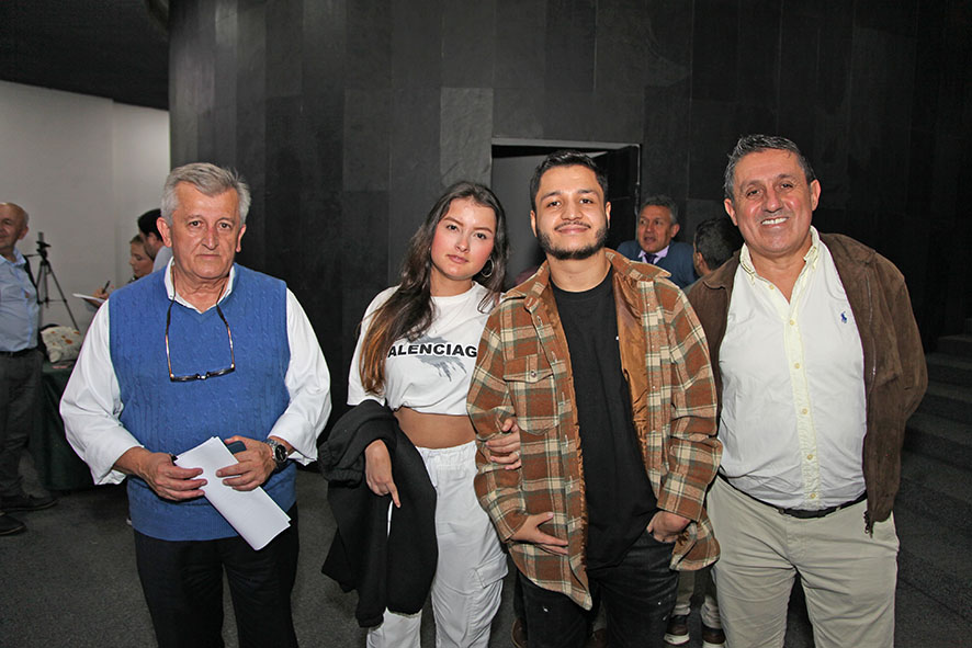 Germán Mejía, Dayana Goilombo, Miguel Castro y Álvaro Cadavid.