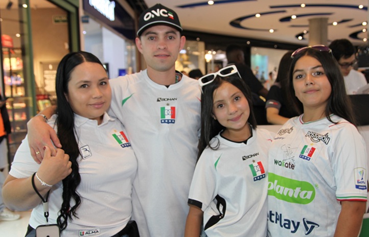 Diana Isabel Cardona, Michael Orozco, María Paz Orozco y Manuela Muñoz.
