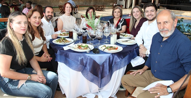 Luciana Vargas, Lucía Prada, Efraín Ocampo, Mónica Cuartas, María Leonor Restrepo, María Cecilia Villegas, Diana Jaramillo, Juan Esteban Quintero y Carlos González.