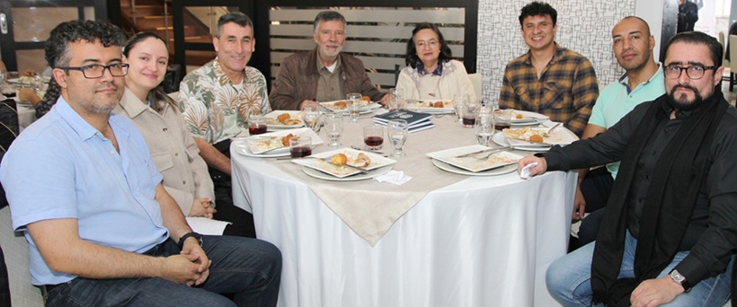 Felipe Antonio Gallego, Ángela Patricia Velásquez, José Fernando Ramírez, Adolfo León Grisales, Magda María Ibarra, José Fernando Clavijo, José Fernando Vargas y Alejandro Arango.