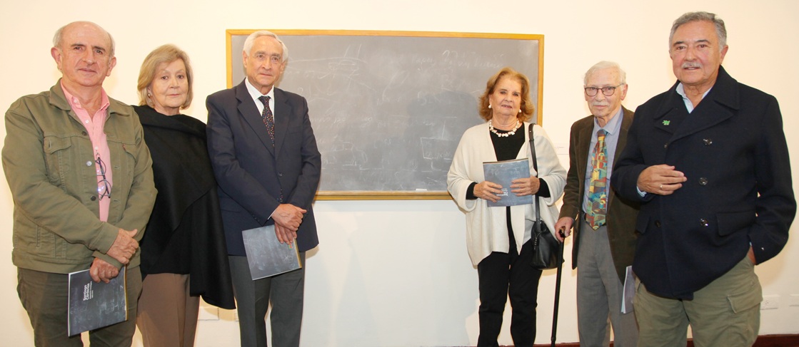 Álvaro Uribe, Luz María Calderón, Gabriel Barreneche, Elvira Escobar, Santiago Cárdenas y Jorge Alberto Gutiérrez.