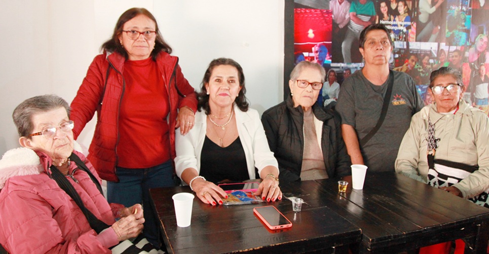 Graciela Cardona, Consuelo Jiménez, Mariela Zuluaga, María José Aguirre, María del Carmen Mendoza y Ana Isabel Ortegón.