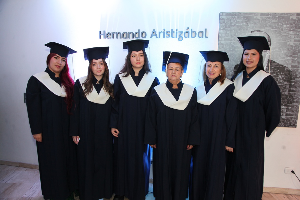 Laura Andrea Gutiérrez, Vanessa Veloza, Nataly Londoño, María Estela Arcila, Rubiela Aguirre y Salomé Largo.