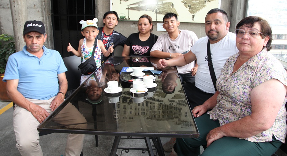 Benedicto Sánchez, Mateo Sánchez, Ronald Latorre, Jéssica Latorre, Santiago Sánchez, Julián Sánchez y Tulbina Casallas.