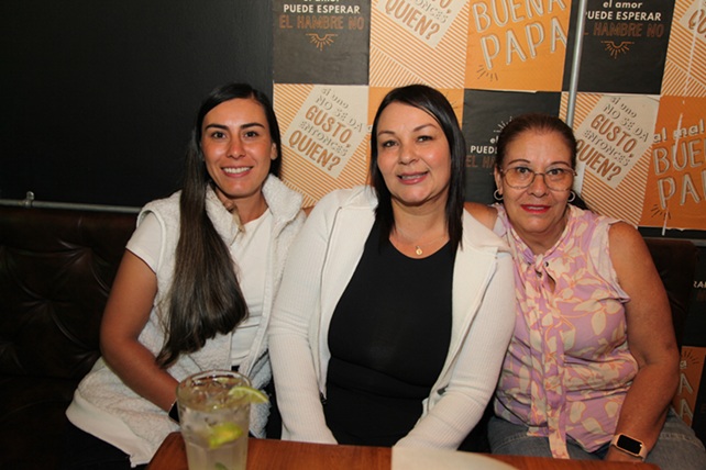 Paula Andrea Franco, Lorena Arias y Marleny Castaño, en una cena en La Patatería.