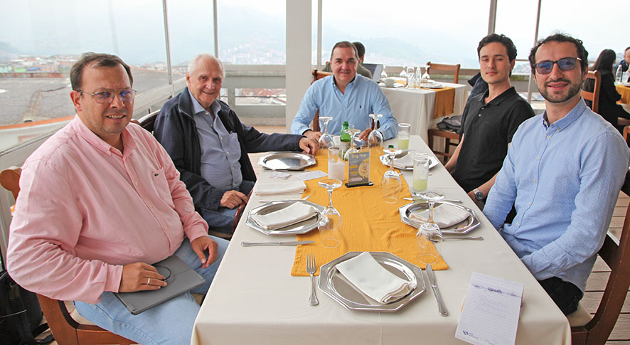 Walter Montes, Luis Guillermo Arango, Eduardo Arango, Felipe Ramírez y Simón González.