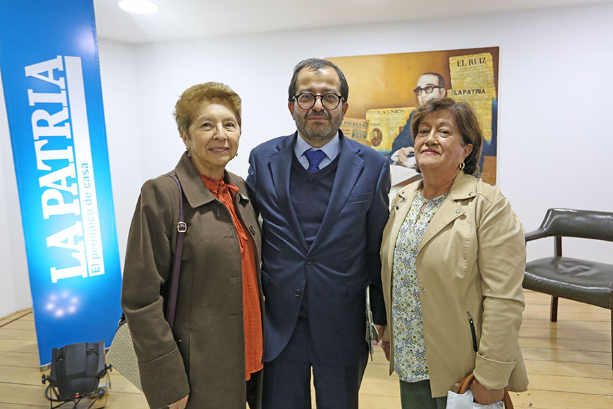 Amanda Cardona, Fernando-Alonso Ramírez y Delma del Socorro Franco Aristizábal.