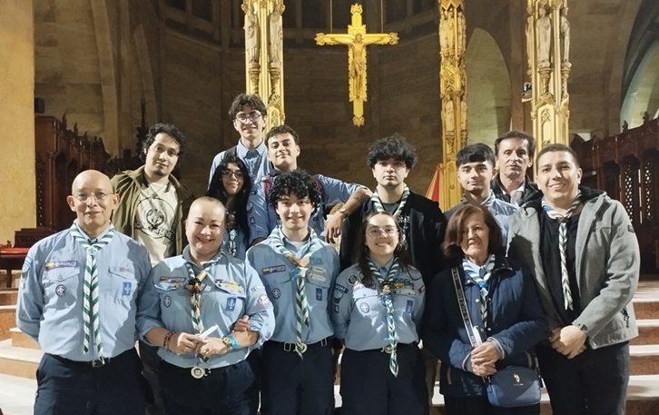 Miembros activos y retirados del Grupo IV Pirsas: (Arriba) Juan Camilo Toro, Alejandra Díaz, Federico Ruiz, Juan Alberto López, Samuel Jacobo López, Juan Ángel Castro y Elmer Hernández.(Abajo) Juan Camilo Toro, Albeiro Aguirre, Sandra Liliana Gutiérrez, Luis Jerónimo López, Sara Arango, Magdalia Tabares y Juan Camilo López.