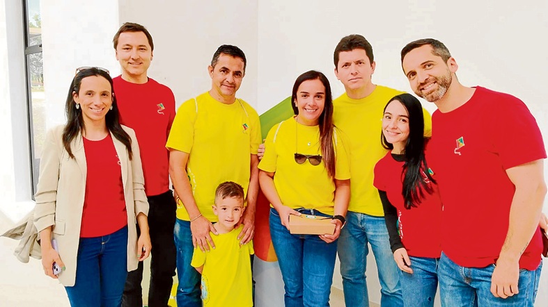 Laura Franco, Alejandro Salazar, Róbinson Aguirre, Joaquín Morales, Diana Garzón, Mauricio González, Lorena Gómez y Alejandro Rivera, familias de la red Aspaen.