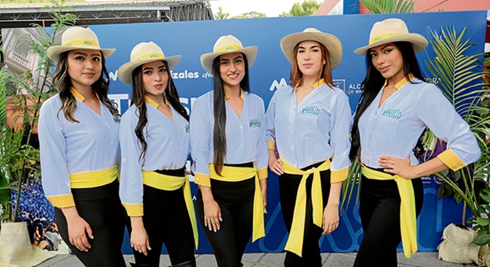 Laura Valentina Rubio, Valentina Venecia Loaiza, Daniela Estrada Marín, Valeria Arango y Salomé Castaño.