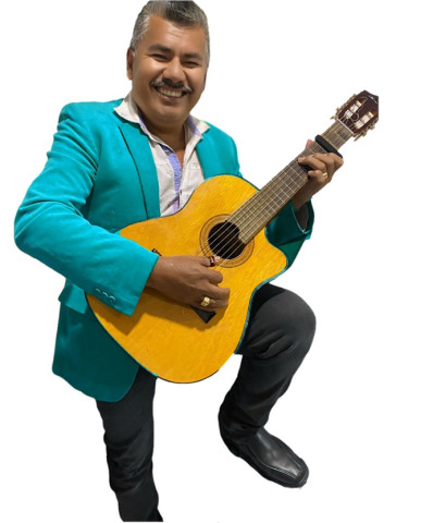 Édgar Guerrero CON GUITARRA