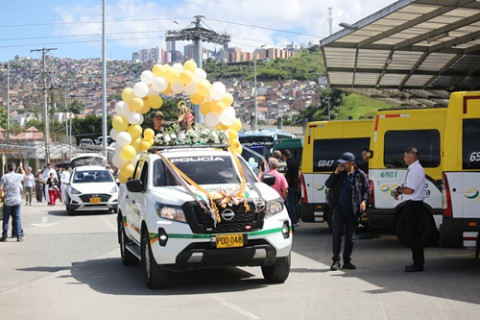 CARRO-POLICIA-VIRGEN