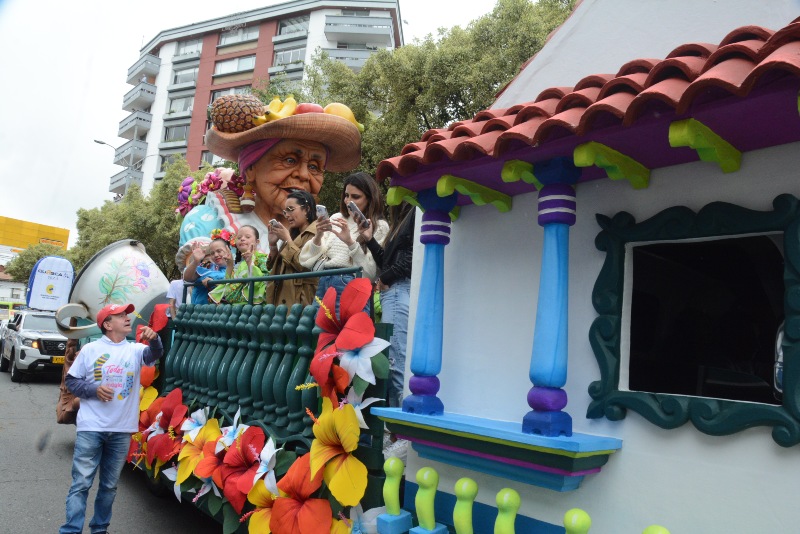 Esta es la carroza que elaboró el maestro nariñense Carlos Insuasty. Mide 13 metros de largo con 4 de ancho y estará en todos los desfiles de las reinas.