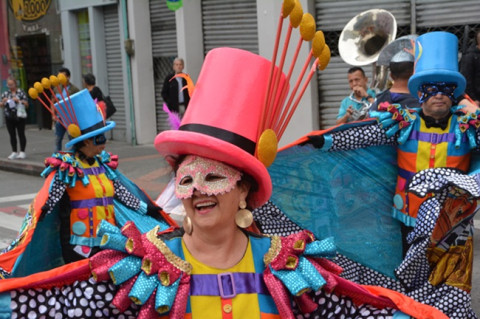 SONRISAS-EN-EL-CARNAVAL