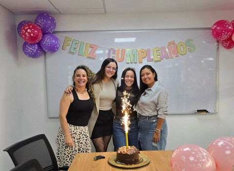 Festejaron a la secretaria Foto | Cortesía | LA PATRIA