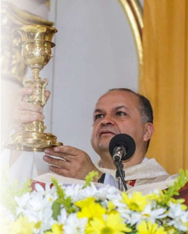 Sacerdote se despide Foto | LA PATRIA