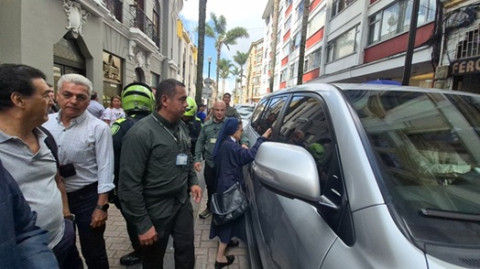 Una religiosa buscó a Uribe hasta en su camioneta Foto | Freddy Arango | LA PATRIA