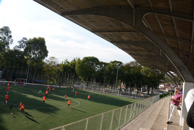 La cancha no se puede utilizar de la mejor manera cuando se pierde visibilidad. 