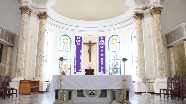 Altar de la Catedral Nuestra Señora del Carmen de La Dorada.