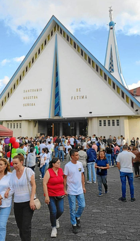 Devotos En Manizales Peregrinaron Con La Virgen De F Tima