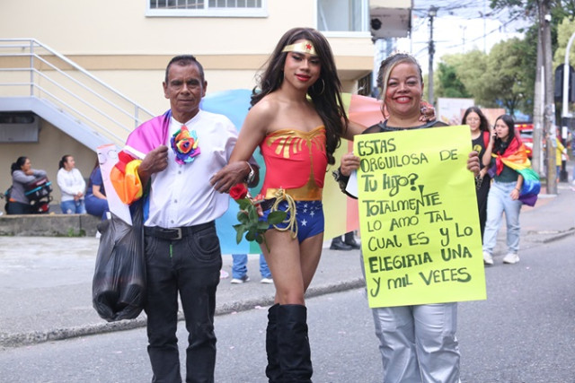 Algunos carteles de las madres y familiares respaldando a sus hijos.