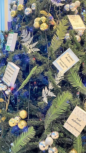 Escritoras de Caldas, en árbol de Navidad Foto | Cortesía | LA PATRIA