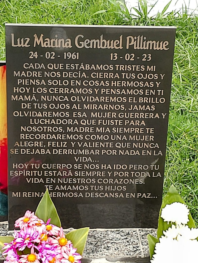 Leyenda a la madre en un epitafio en cementerio de Chinchiná.