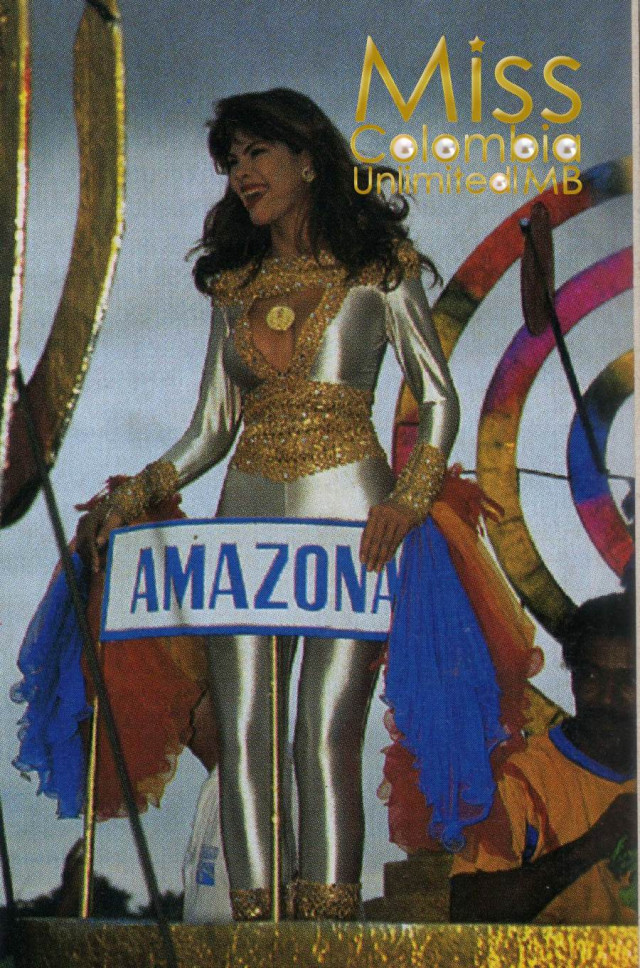 La Señora Amazonas en un desfile del Concurso Nacional de Belleza en Cartagena.