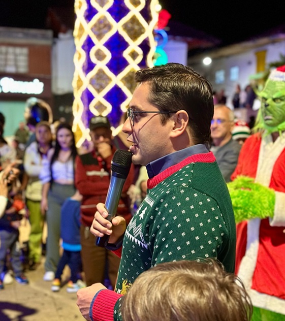 Alcalde, muy navideño Foto | Cortesía | LA PATRIA