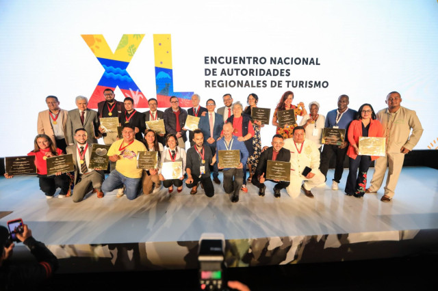 El Ministerio de Comercio, Industria y Turismo premió a una organización de Pereira y al municipio de Santa Rosa de Cabal por sus aportes turísticos a la nación. También se homenajeó al prsentador de televisión Jorge Barón. En la foto, los termales santarrosanos.