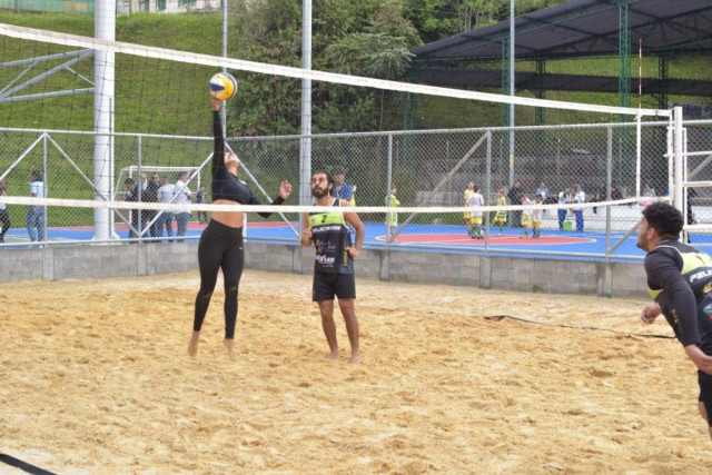 La cancha de voley-arena es la gran novedad en la Unidad Deportiva Palogrande, de Manizales